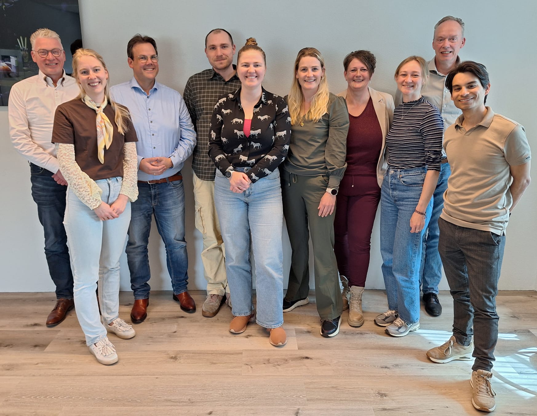 Op de foto van links naar rechts staan: Henri Schroer (Altide), Myrthe de Vries (Icare), Rutger Wichers (Sensara), Camiel Landheer (Sensara), Marlou de Jonge (Sensara), Lourien  Meulenbeld (Icare), Diana Akse (Icare), Violet van Tilburg (Sensara), Edwin Muller (LTT), Jan Willem Casteleijn (LTT)